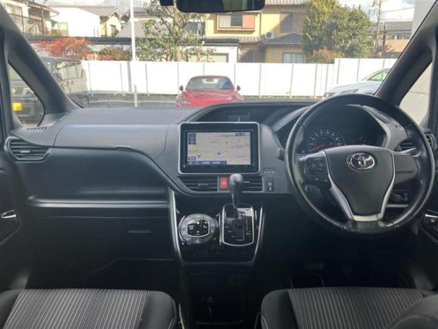 ヴォクシー ZSキラメキ 新品タイヤ/保証書/純正 9インチ SDナビ/フリップダウンモニター 純正 12.1インチ/衝突安全装置/両側電動スライドドア/車線逸脱防止支援システム/ドライブレコーダー 純正 衝突被害軽減システム(4枚目)