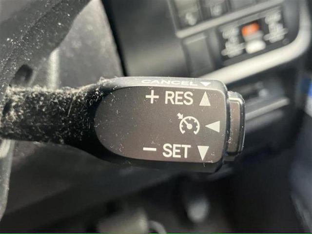 ヴォクシー ZSキラメキ 新品タイヤ/保証書/純正 9インチ SDナビ/フリップダウンモニター 純正 12.1インチ/衝突安全装置/両側電動スライドドア/車線逸脱防止支援システム/ドライブレコーダー 純正 衝突被害軽減システム(12枚目)