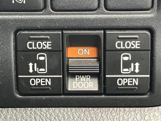 ヴォクシー ZSキラメキ 新品タイヤ/保証書/純正 9インチ SDナビ/フリップダウンモニター 純正 12.1インチ/衝突安全装置/両側電動スライドドア/車線逸脱防止支援システム/ドライブレコーダー 純正 衝突被害軽減システム(18枚目)