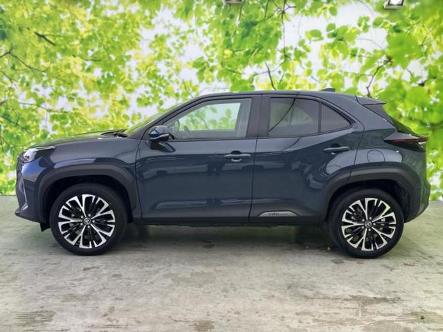 ヤリスクロス ハイブリッドＺ　保証書／ディスプレイオーディオ＋ナビ８インチ／トヨタセーフティセンス／シートヒーター　前席／パノラミックビューモニター／車線逸脱防止支援システム／シート　ハーフレザー／ヘッドランプ　ＬＥＤ　禁煙車（2枚目）