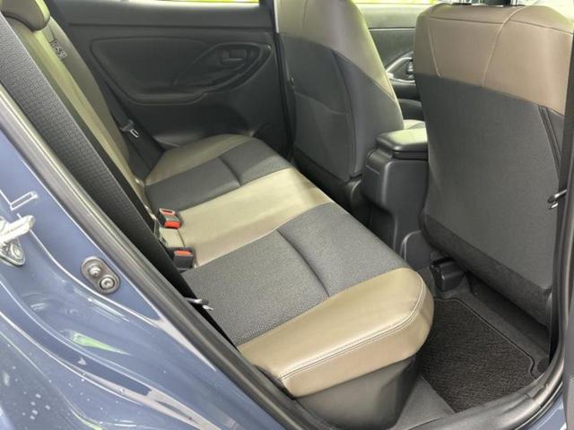 ヤリスクロス ハイブリッドＺ　保証書／ディスプレイオーディオ＋ナビ８インチ／トヨタセーフティセンス／シートヒーター　前席／パノラミックビューモニター／車線逸脱防止支援システム／シート　ハーフレザー／ヘッドランプ　ＬＥＤ　禁煙車（5枚目）