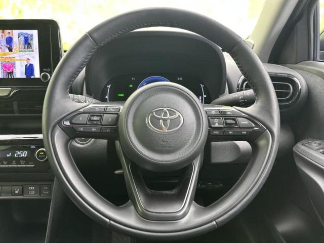 ヤリスクロス ハイブリッドＺ　保証書／ディスプレイオーディオ＋ナビ８インチ／トヨタセーフティセンス／シートヒーター　前席／パノラミックビューモニター／車線逸脱防止支援システム／シート　ハーフレザー／ヘッドランプ　ＬＥＤ　禁煙車（15枚目）