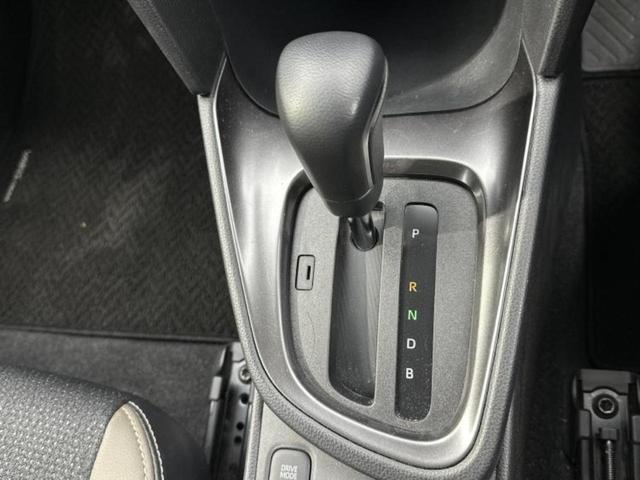 ヤリスクロス ハイブリッドＺ　保証書／ディスプレイオーディオ＋ナビ８インチ／トヨタセーフティセンス／シートヒーター　前席／パノラミックビューモニター／車線逸脱防止支援システム／シート　ハーフレザー／ヘッドランプ　ＬＥＤ　禁煙車（18枚目）