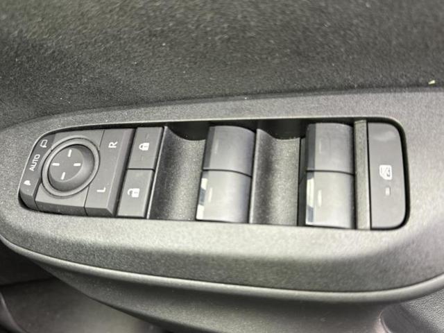 ヤリスクロス ハイブリッドＺ　保証書／ディスプレイオーディオ＋ナビ８インチ／トヨタセーフティセンス／シートヒーター　前席／パノラミックビューモニター／車線逸脱防止支援システム／シート　ハーフレザー／ヘッドランプ　ＬＥＤ　禁煙車（28枚目）