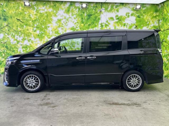 ヴォクシー ハイブリッドＺＳキラメキ３　保証書／純正　９インチ　ＳＤナビ／フリップダウンモニター　純正　１２．８インチ／トヨタセーフティセンス／両側電動スライドドア／シートヒーター／車線逸脱防止支援システム／ヘッドランプ　ＬＥＤ　ＤＶＤ再生（2枚目）