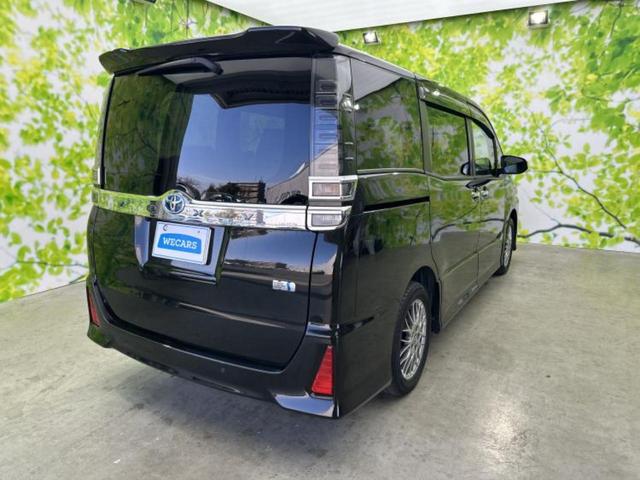 ヴォクシー ハイブリッドＺＳキラメキ３　保証書／純正　９インチ　ＳＤナビ／フリップダウンモニター　純正　１２．８インチ／トヨタセーフティセンス／両側電動スライドドア／シートヒーター／車線逸脱防止支援システム／ヘッドランプ　ＬＥＤ　ＤＶＤ再生（3枚目）