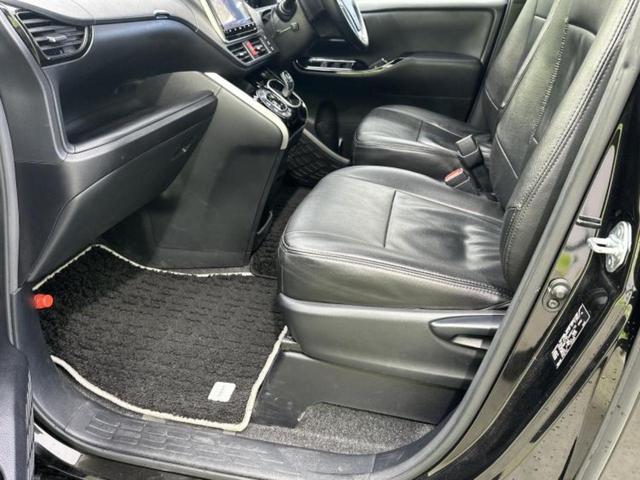 ヴォクシー ハイブリッドＺＳキラメキ３　保証書／純正　９インチ　ＳＤナビ／フリップダウンモニター　純正　１２．８インチ／トヨタセーフティセンス／両側電動スライドドア／シートヒーター／車線逸脱防止支援システム／ヘッドランプ　ＬＥＤ　ＤＶＤ再生（7枚目）