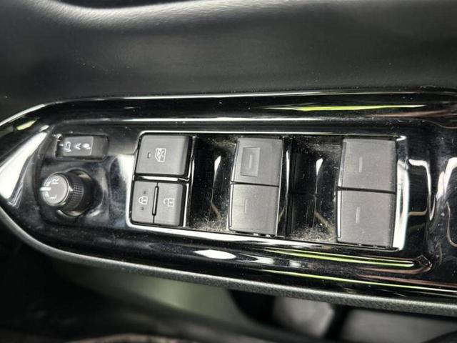 ヴォクシー ハイブリッドＺＳキラメキ３　保証書／純正　９インチ　ＳＤナビ／フリップダウンモニター　純正　１２．８インチ／トヨタセーフティセンス／両側電動スライドドア／シートヒーター／車線逸脱防止支援システム／ヘッドランプ　ＬＥＤ　ＤＶＤ再生（32枚目）