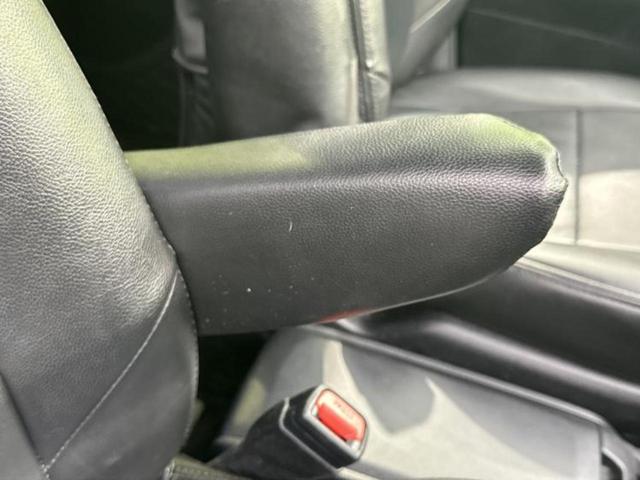 ヴォクシー ハイブリッドＺＳキラメキ３　保証書／純正　９インチ　ＳＤナビ／フリップダウンモニター　純正　１２．８インチ／トヨタセーフティセンス／両側電動スライドドア／シートヒーター／車線逸脱防止支援システム／ヘッドランプ　ＬＥＤ　ＤＶＤ再生（34枚目）