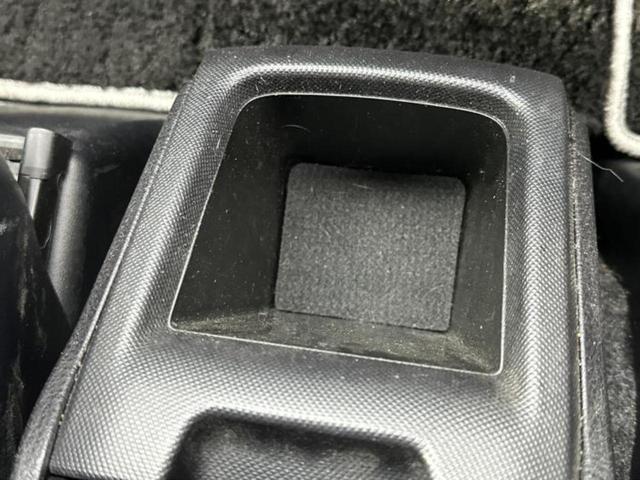 ヴォクシー ハイブリッドＺＳキラメキ３　保証書／純正　９インチ　ＳＤナビ／フリップダウンモニター　純正　１２．８インチ／トヨタセーフティセンス／両側電動スライドドア／シートヒーター／車線逸脱防止支援システム／ヘッドランプ　ＬＥＤ　ＤＶＤ再生（37枚目）