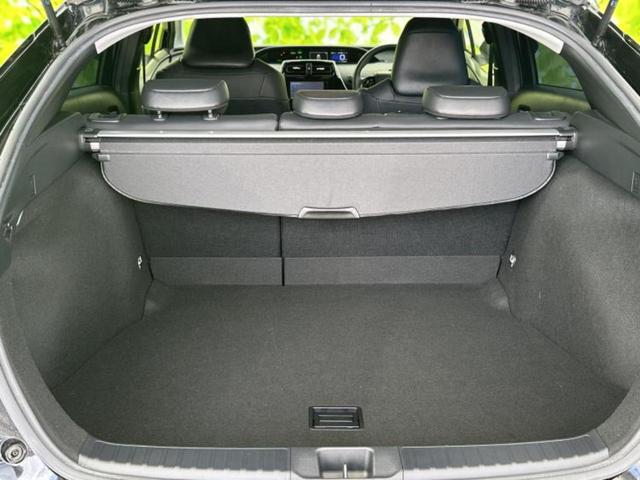 プリウス Ｓツーリングセレクション　新品タイヤ／保証書／社外　ＳＤナビ／トヨタセーフティセンス／シートヒーター　前席／車線逸脱防止支援システム／シート　合皮／ヘッドランプ　ＬＥＤ／Ｂｌｕｅｔｏｏｔｈ接続／ＥＴＣ／ＥＢＤ付ＡＢＳ（8枚目）