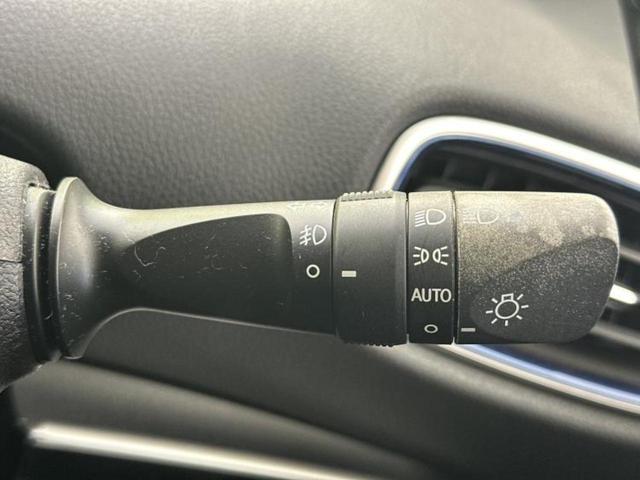 プリウス Ｓツーリングセレクション　新品タイヤ／保証書／社外　ＳＤナビ／トヨタセーフティセンス／シートヒーター　前席／車線逸脱防止支援システム／シート　合皮／ヘッドランプ　ＬＥＤ／Ｂｌｕｅｔｏｏｔｈ接続／ＥＴＣ／ＥＢＤ付ＡＢＳ（16枚目）