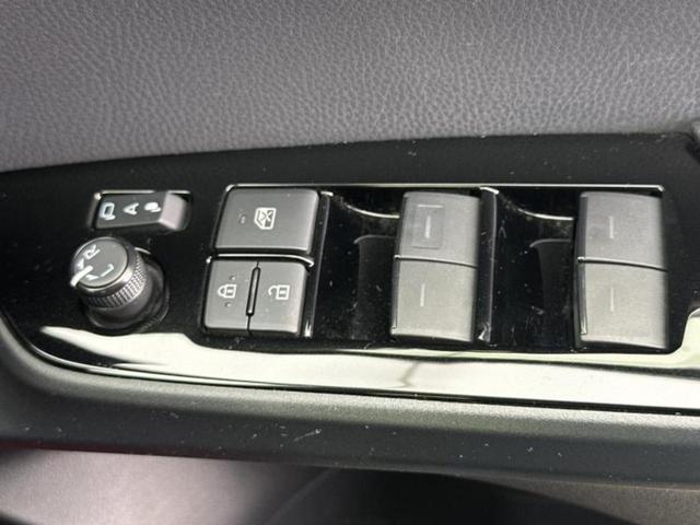 プリウス Ｓツーリングセレクション　新品タイヤ／保証書／社外　ＳＤナビ／トヨタセーフティセンス／シートヒーター　前席／車線逸脱防止支援システム／シート　合皮／ヘッドランプ　ＬＥＤ／Ｂｌｕｅｔｏｏｔｈ接続／ＥＴＣ／ＥＢＤ付ＡＢＳ（28枚目）