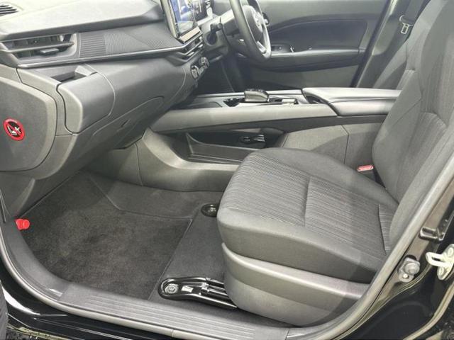 ノート Ｘ　純正　９インチ　メモリーナビ／エマージェンシーブレーキ／車線逸脱防止支援システム／ヘッドランプ　ＬＥＤ／Ｂｌｕｅｔｏｏｔｈ接続／ＥＢＤ付ＡＢＳ／横滑り防止装置／アイドリングストップ／フルセグＴＶ（6枚目）