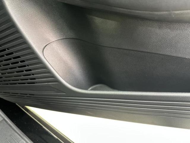 ノート Ｘ　純正　９インチ　メモリーナビ／エマージェンシーブレーキ／車線逸脱防止支援システム／ヘッドランプ　ＬＥＤ／Ｂｌｕｅｔｏｏｔｈ接続／ＥＢＤ付ＡＢＳ／横滑り防止装置／アイドリングストップ／フルセグＴＶ（34枚目）