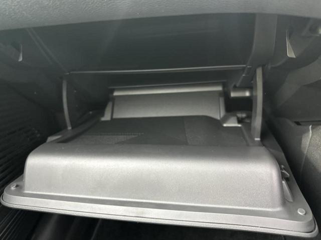 ノート Ｘ　純正　９インチ　メモリーナビ／エマージェンシーブレーキ／車線逸脱防止支援システム／ヘッドランプ　ＬＥＤ／Ｂｌｕｅｔｏｏｔｈ接続／ＥＢＤ付ＡＢＳ／横滑り防止装置／アイドリングストップ／フルセグＴＶ（37枚目）