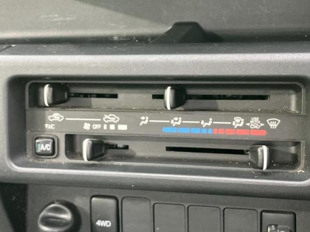 ハイゼットトラック ４ＷＤスタンダード　新品タイヤ／保証書／ヘッドランプ　ＨＩＤ／ＡＢＳ／エアバッグ　運転席／エアバッグ　助手席／アルミホイール　社外　１２インチ／パワーステアリング／マニュアルエアコン／ユーザー買取車　４ＷＤ（17枚目）