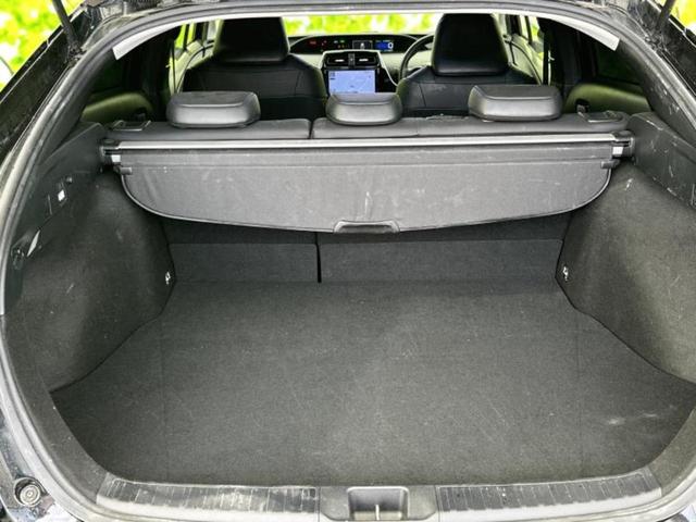 プリウス Ｓツーリングセレクション　新品タイヤ／モデリスタエアロ／保証書／純正　９インチ　ＳＤナビ／トヨタセーフティセンス／シートヒーター／車線逸脱防止支援システム／シート　合皮／ヘッドランプ　ＬＥＤ／Ｂｌｕｅｔｏｏｔｈ接続／ＥＴＣ（8枚目）