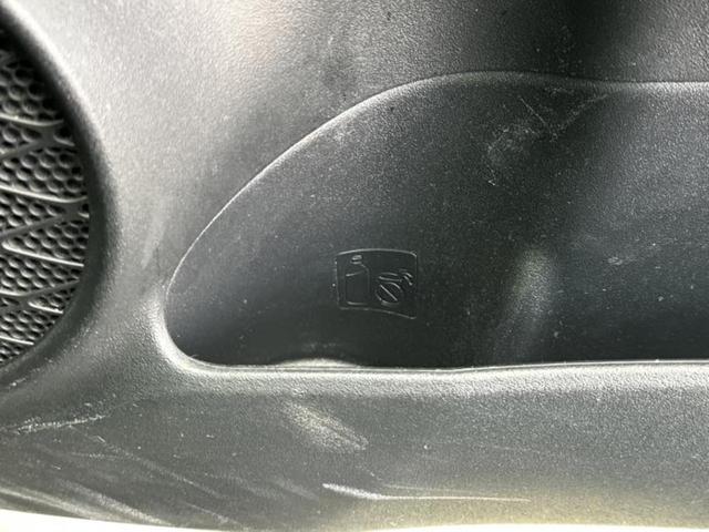 プリウス Ｓツーリングセレクション　新品タイヤ／モデリスタエアロ／保証書／純正　９インチ　ＳＤナビ／トヨタセーフティセンス／シートヒーター／車線逸脱防止支援システム／シート　合皮／ヘッドランプ　ＬＥＤ／Ｂｌｕｅｔｏｏｔｈ接続／ＥＴＣ（37枚目）