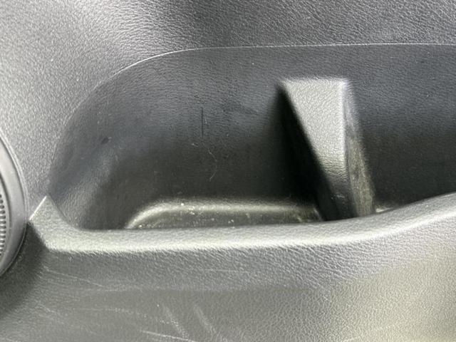 キックス Ｘツートーンインテリアエディション　新品タイヤ／保証書／純正　９インチ　ＳＤナビ／インテリジェントルームミラー／エマージェンシーブレーキ／シートヒーター　前席／アラウンドビューモニター／車線逸脱防止支援システム／シート　合皮　ＤＶＤ再生（36枚目）