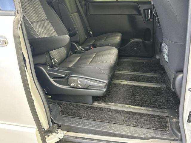 ヴォクシー ZSキラメキ 純正 9インチ SDナビ/フリップダウンモニター 純正 12.1インチ/トヨタセーフティセンス/両側電動スライドドア/車線逸脱防止支援システム/ヘッドランプ LED/Bluetooth接続 DVD再生(5枚目)