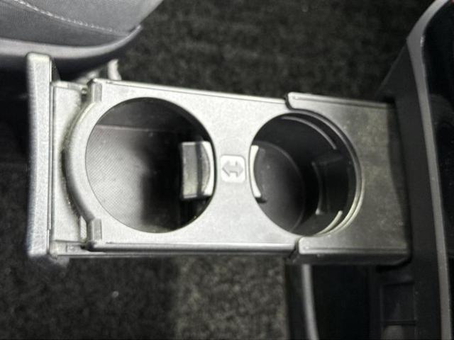 ヴォクシー ZSキラメキ 純正 9インチ SDナビ/フリップダウンモニター 純正 12.1インチ/トヨタセーフティセンス/両側電動スライドドア/車線逸脱防止支援システム/ヘッドランプ LED/Bluetooth接続 DVD再生(35枚目)