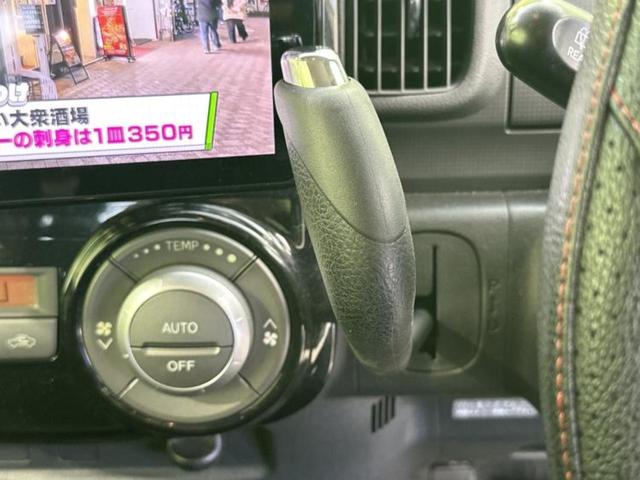 タント カスタムRS 新品タイヤ/社外 9インチ SDナビ/電動スライドドア/ヘッドランプ HID/Bluetooth接続/EBD付ABS/アイドリングストップ/バックモニター/フルセグTV/エアバッグ 運転席(18枚目)