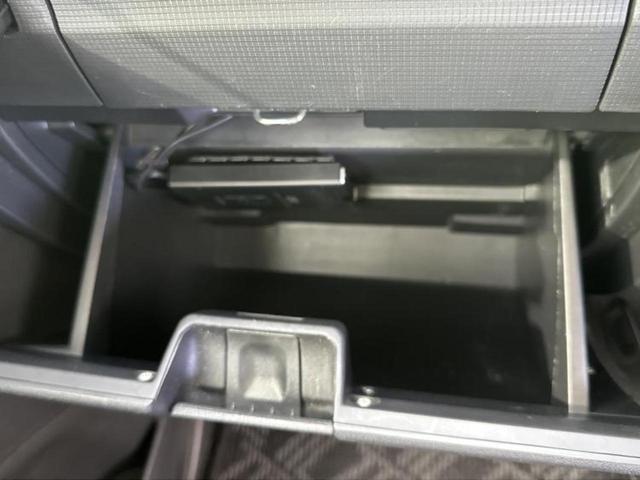 タント カスタムRS 新品タイヤ/社外 9インチ SDナビ/電動スライドドア/ヘッドランプ HID/Bluetooth接続/EBD付ABS/アイドリングストップ/バックモニター/フルセグTV/エアバッグ 運転席(34枚目)