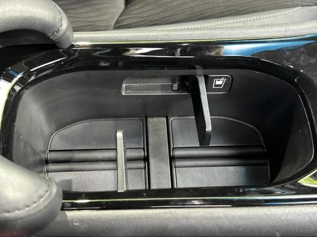 ヴェゼル ハイブリッドZ・ホンダセンシング 新品タイヤ/純正 SDナビ/ホンダセンシング/シートヒーター 前席/車線逸脱防止支援システム/シート ハーフレザー/ドライブレコーダー 前後/ヘッドランプ LED/USBジャック 衝突被害軽減システム(32枚目)