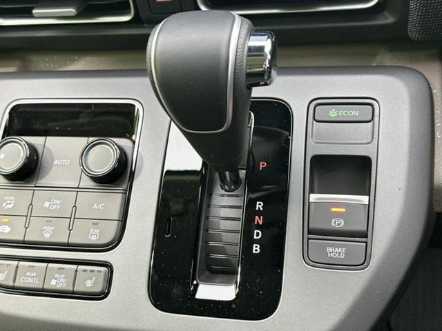 フリード ｅＨＥＶエアーＥＸ　純正　１１インチ　ナビ／ホンダセンシング／両側電動スライドドア／シートヒーター　前席／車線逸脱防止支援システム／シート　ハーフレザー／登録済未使用車／ヘッドランプ　ＬＥＤ／Ｂｌｕｅｔｏｏｔｈ接続（18枚目）