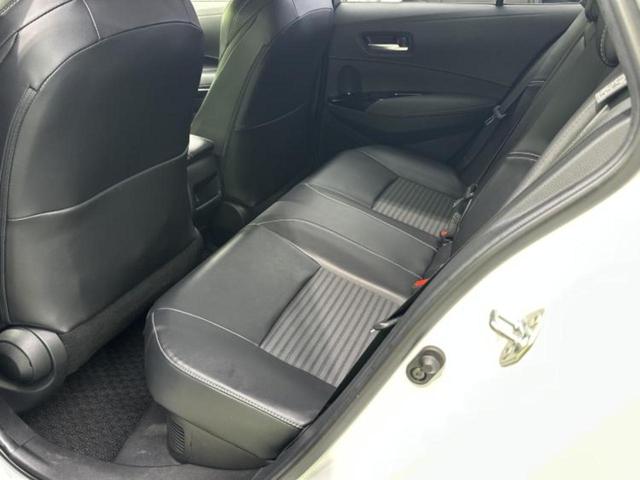 カローラツーリング ハイブリッドダブルバイビー　新品タイヤ／保証書／ディスプレイオーディオ＋ナビ１０インチ／トヨタセーフティセンス／シートヒーター　前席／車線逸脱防止支援システム／シート　ハーフレザー／ヘッドランプ　ＬＥＤ　衝突被害軽減システム（7枚目）