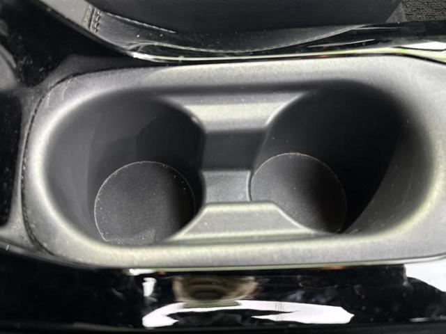 カローラツーリング ハイブリッドダブルバイビー　新品タイヤ／保証書／ディスプレイオーディオ＋ナビ１０インチ／トヨタセーフティセンス／シートヒーター　前席／車線逸脱防止支援システム／シート　ハーフレザー／ヘッドランプ　ＬＥＤ　衝突被害軽減システム（32枚目）