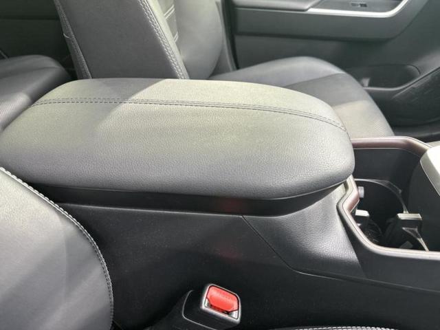 RAV4 4WD G 新品タイヤ/サンルーフ/モデリスタエアロ/保証書/純正 9インチ SDナビ/トヨタセーフティセンス/シートヒーター 前席/車線逸脱防止支援システム/シート フルレザー/電動バックドア 革シート 4WD(31枚目)