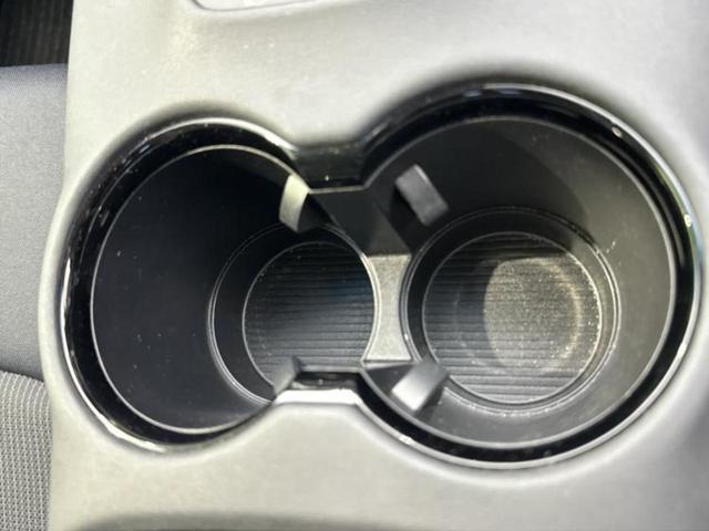 ハリアー Ｓ　新品タイヤ／保証書／ディスプレイオーディオ＋ナビ８インチ／衝突安全装置／車線逸脱防止支援システム／ヘッドランプ　ＬＥＤ／Ｂｌｕｅｔｏｏｔｈ接続／ＥＴＣ／ＥＢＤ付ＡＢＳ／横滑り防止装置　バックカメラ（31枚目）