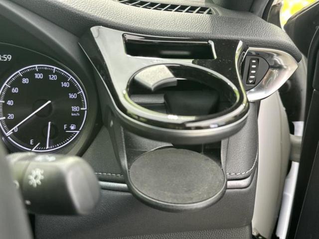 ハリアー Ｚ　新品タイヤ／ＪＢＬ／保証書／ディスプレイオーディオ＋ナビ１２．３インチ／デジタルインナーミラー／トヨタセーフティセンス／パノラミックビューモニター／車線逸脱防止支援システム　衝突被害軽減システム（36枚目）