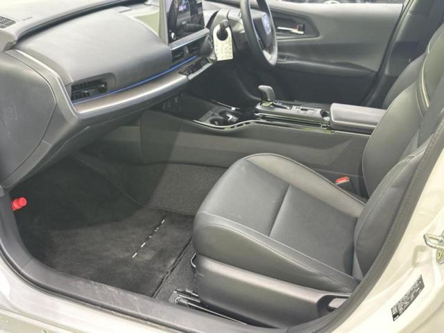 プリウス Ｚ　保証書／ディスプレイオーディオ＋ナビ１２．３インチ／デジタルインナーミラー／トヨタセーフティセンス／シートヒーター／全方位モニター／車線逸脱防止支援システム／シート　合皮　衝突被害軽減システム（6枚目）