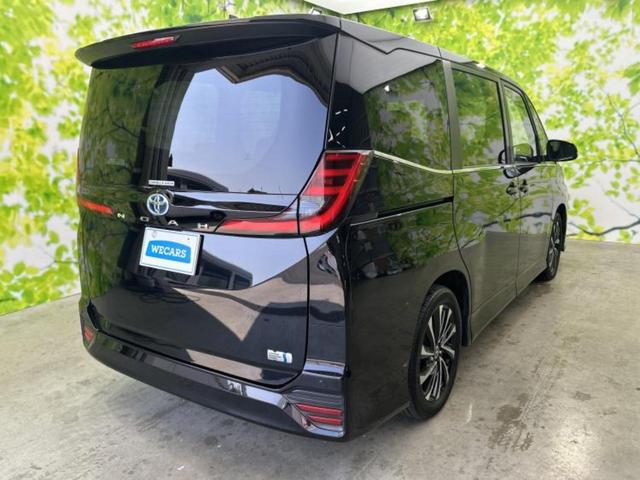 ノア ハイブリッドＳ－Ｚ　保証書／ディスプレイオーディオ＋ナビ１０．５インチ／フリップダウンモニター　純正　１３．２インチ／トヨタセーフティセンス／両側電動スライドドア／シートヒーター／車線逸脱防止支援システム　バックカメラ（3枚目）