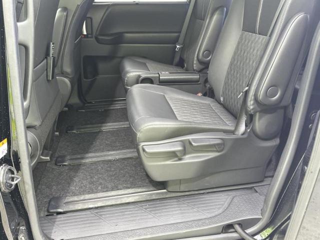 ノア ハイブリッドＳ－Ｚ　保証書／ディスプレイオーディオ＋ナビ１０．５インチ／フリップダウンモニター　純正　１３．２インチ／トヨタセーフティセンス／両側電動スライドドア／シートヒーター／車線逸脱防止支援システム　バックカメラ（8枚目）