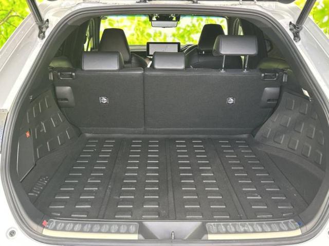 ハリアーハイブリッド ４ＷＤ　Ｚレザーパッケージ　新品タイヤ／調光パノラマルーフ／モデリスタエアロ／ＪＢＬ／保証書／ディスプレイオーディオ＋ナビ１２．３インチ／デジタルインナーミラー／衝突安全装置／シートエアコン／車線逸脱防止支援システム　革シート（8枚目）