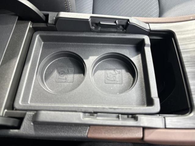 ハリアーハイブリッド ４ＷＤ　Ｚレザーパッケージ　新品タイヤ／調光パノラマルーフ／モデリスタエアロ／ＪＢＬ／保証書／ディスプレイオーディオ＋ナビ１２．３インチ／デジタルインナーミラー／衝突安全装置／シートエアコン／車線逸脱防止支援システム　革シート（32枚目）