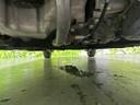 車両前方側の下廻り画像です。エンジン付近から車両中央部までの状態を確認いただけます。◆ご購入前に気になる下廻りの様子を把握したい方は、店頭スタッフまでお問い合わせ下さい。
