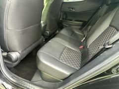 ＷＥＣＡＲＳでは各商談席に大型モニターをご用意しております！見やすい大画面でゆったりと全国の在庫をご覧いただけます！是非ご来店お待ちしております！ 7