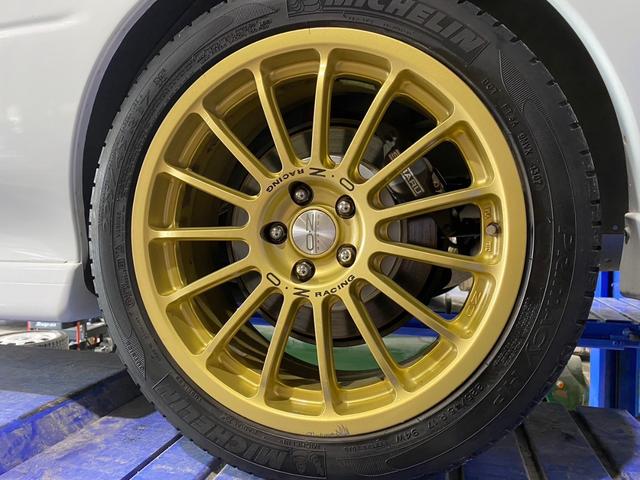 インプレッサ ＷＲＸタイプＲ　ＳＴｉバージョンＶ　平成２９年８月８５１４１キロ時タイミングベルト交換済み、ステッカー有り　ローダウン　社外ヘッドライト　ＯＺレーシングＡＷ（37枚目）