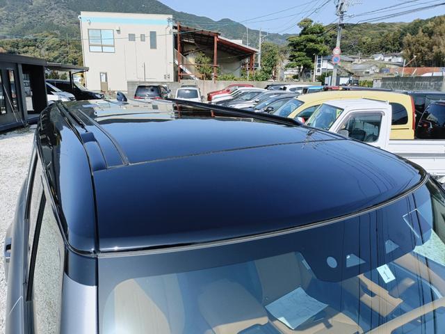 ディフェンダー １１０Ｘ　Ｄ３００　サテンラッピングフィルム／ディプロイアブルサイドステップ／インテリアアップグレードビンテージタン／２２インチＡＷ／プライバシーガラス（22枚目）