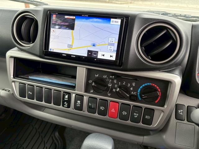 カムロード 　クレソンジャーニータイプ５．０Ｘ／新型カムロードディーゼル／家庭用エアコン／ＦＦヒーター／冷蔵庫／ＬＥＤヘッドライト／電子レンジ／シンク／リアダブルタイヤ／ＣＴＥＫ急速充電／インバーター／外部電源（13枚目）