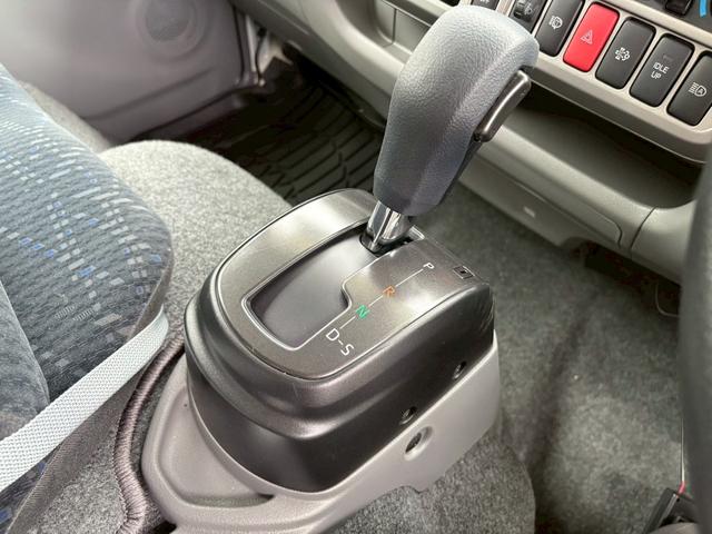 カムロード 　クレソンジャーニータイプ５．０Ｘ／新型カムロードディーゼル／家庭用エアコン／ＦＦヒーター／冷蔵庫／ＬＥＤヘッドライト／電子レンジ／シンク／リアダブルタイヤ／ＣＴＥＫ急速充電／インバーター／外部電源（17枚目）
