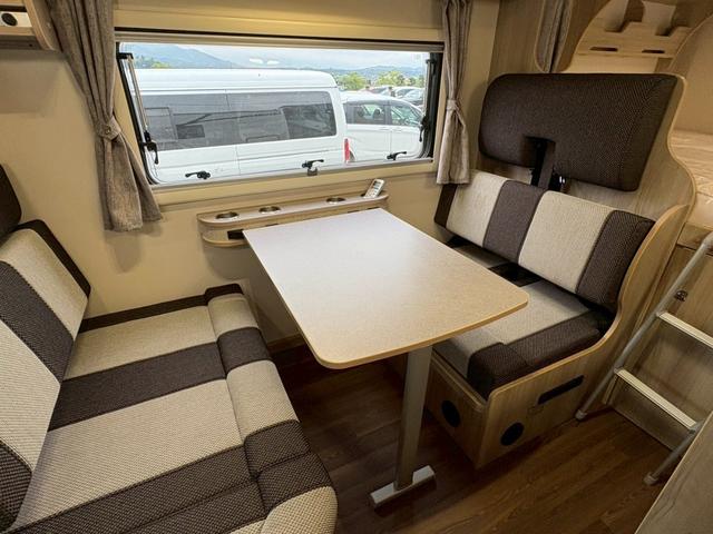 カムロード 　クレソンジャーニータイプ５．０Ｘ／新型カムロードディーゼル／家庭用エアコン／ＦＦヒーター／冷蔵庫／ＬＥＤヘッドライト／電子レンジ／シンク／リアダブルタイヤ／ＣＴＥＫ急速充電／インバーター／外部電源（37枚目）