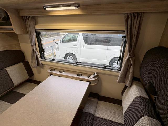 カムロード 　クレソンジャーニータイプ５．０Ｘ／新型カムロードディーゼル／家庭用エアコン／ＦＦヒーター／冷蔵庫／ＬＥＤヘッドライト／電子レンジ／シンク／リアダブルタイヤ／ＣＴＥＫ急速充電／インバーター／外部電源（39枚目）