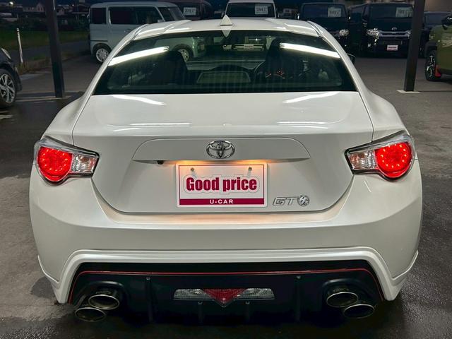 ８６ ＧＴ　ワンオーナー車　６速ＭＴ　ＴＯＭ’Ｓエアロ　ＴＯＭ’Ｓマフラー　ＲＡＹＳ１８インチＡＷ　ＢＬＩＴＺ車高調　クスコタワーバー　ＢＬＩＴＺサクションパイプ　ナビＴＶ　Ｂｌｕｅｔｏｏｔｈ　バックカメラ（5枚目）