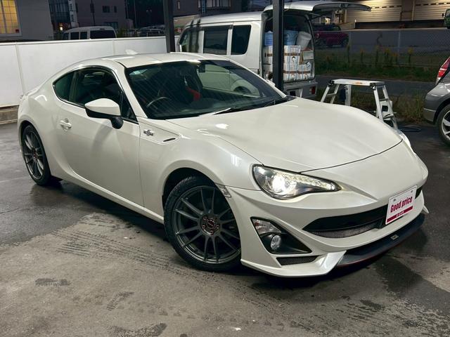 ８６ ＧＴ　ワンオーナー車　６速ＭＴ　ＴＯＭ’Ｓエアロ　ＴＯＭ’Ｓマフラー　ＲＡＹＳ１８インチＡＷ　ＢＬＩＴＺ車高調　クスコタワーバー　ＢＬＩＴＺサクションパイプ　ナビＴＶ　Ｂｌｕｅｔｏｏｔｈ　バックカメラ（8枚目）
